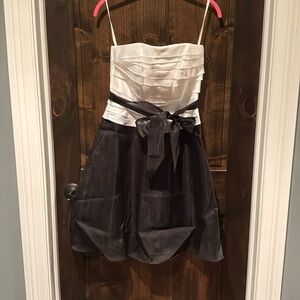 NWT White House Black Market chiffon black and white ruffle tie waist dress sz 4